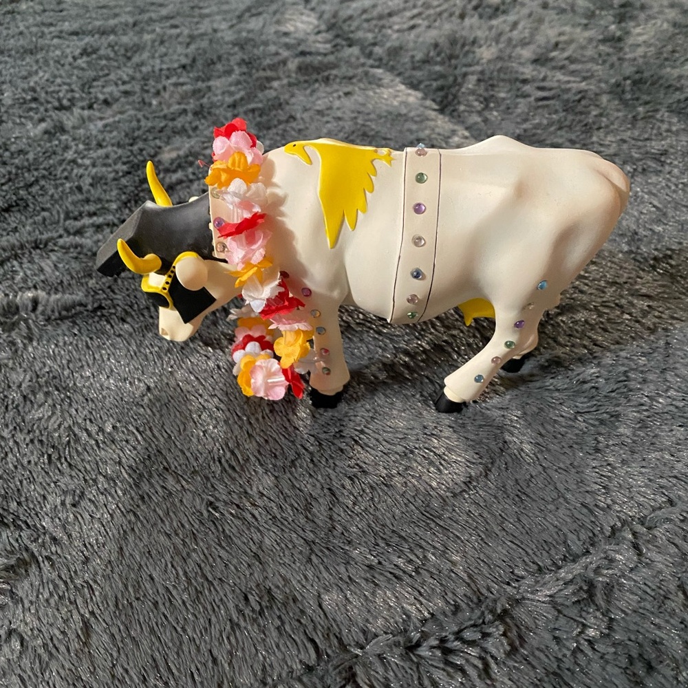 Cow Parade Rock and Roll Cow aka Elvis. Very rare